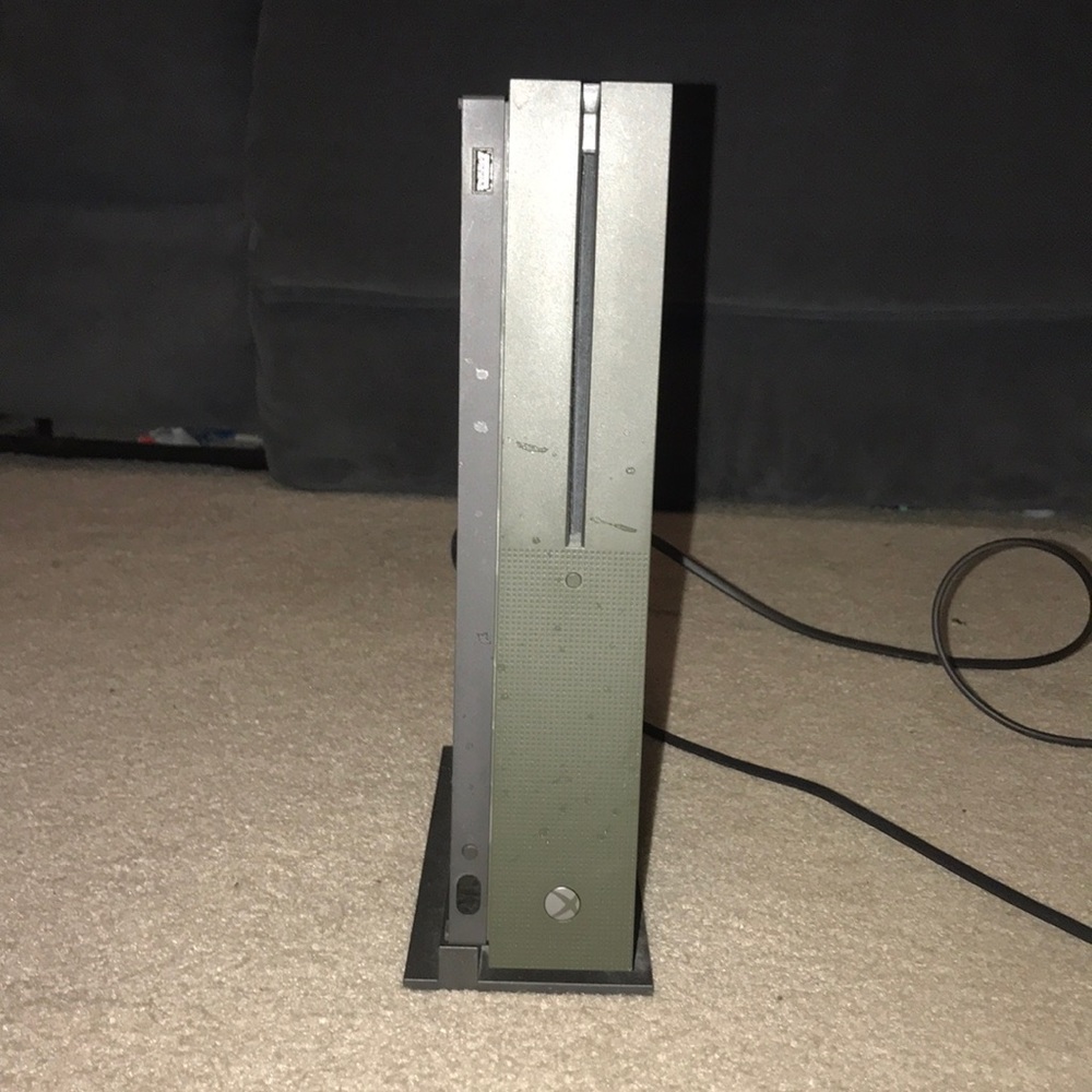 Xbox One S: CoD Edition